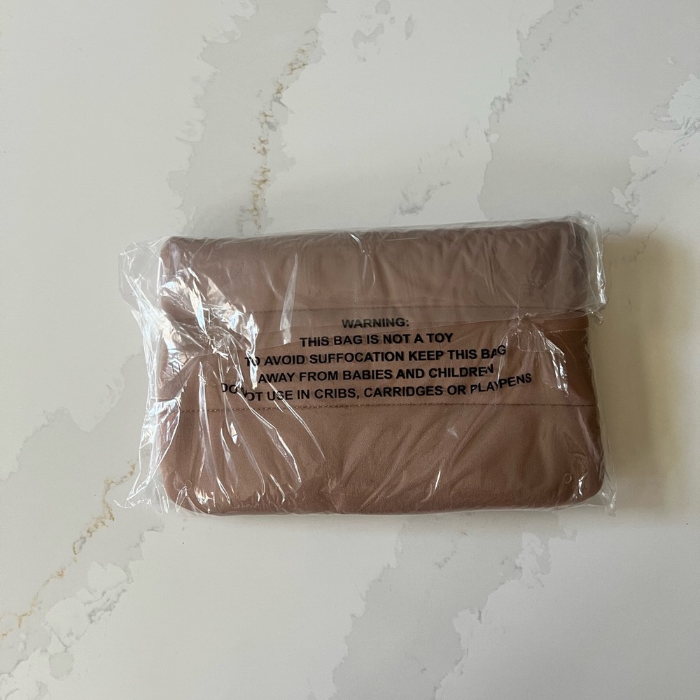 Arbonne 2025 Anniversary Bag New - Picture 2 of 4